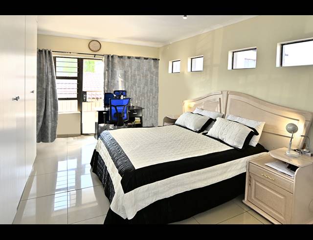 4 BEDROOM CLUSTER FOR SALE IN COUNTRY VIEW